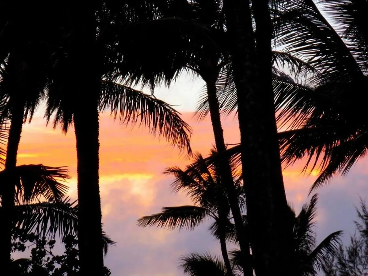 Glorious Beachfront High End Villa Kahuku